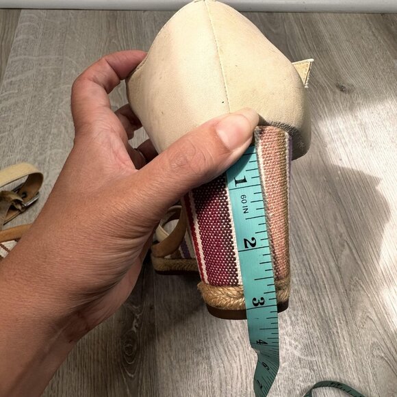 UGG‎ Wedge Sandals Womens Size 8 Beige Leather Ankle Strap Espadrille Stripe - Picture 11 of 11